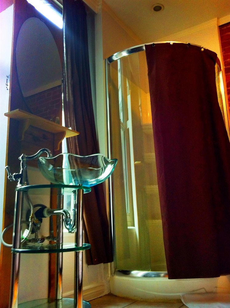 Celebrities Hotel Montréal Dış mekan fotoğraf
