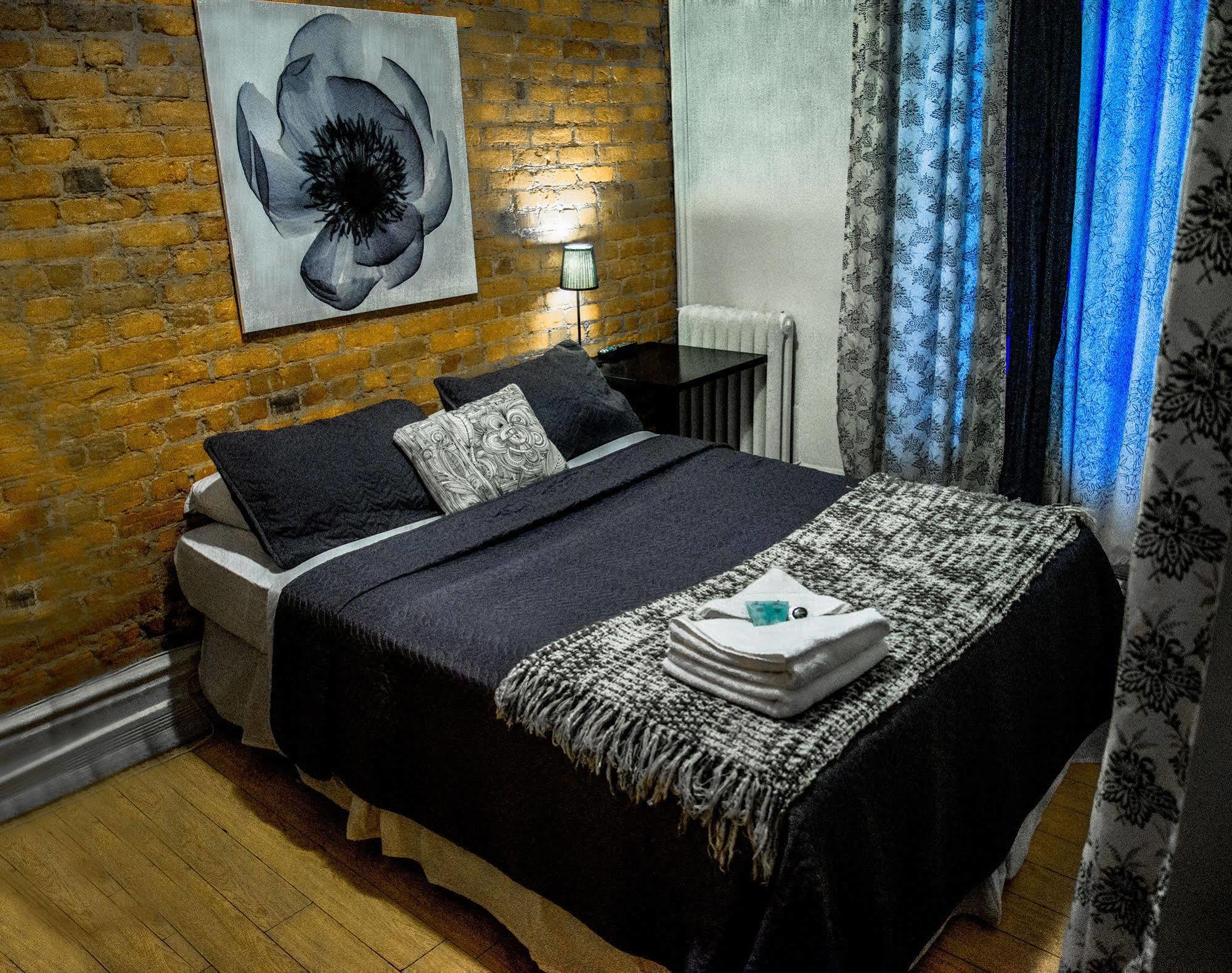 Celebrities Hotel Montréal Dış mekan fotoğraf