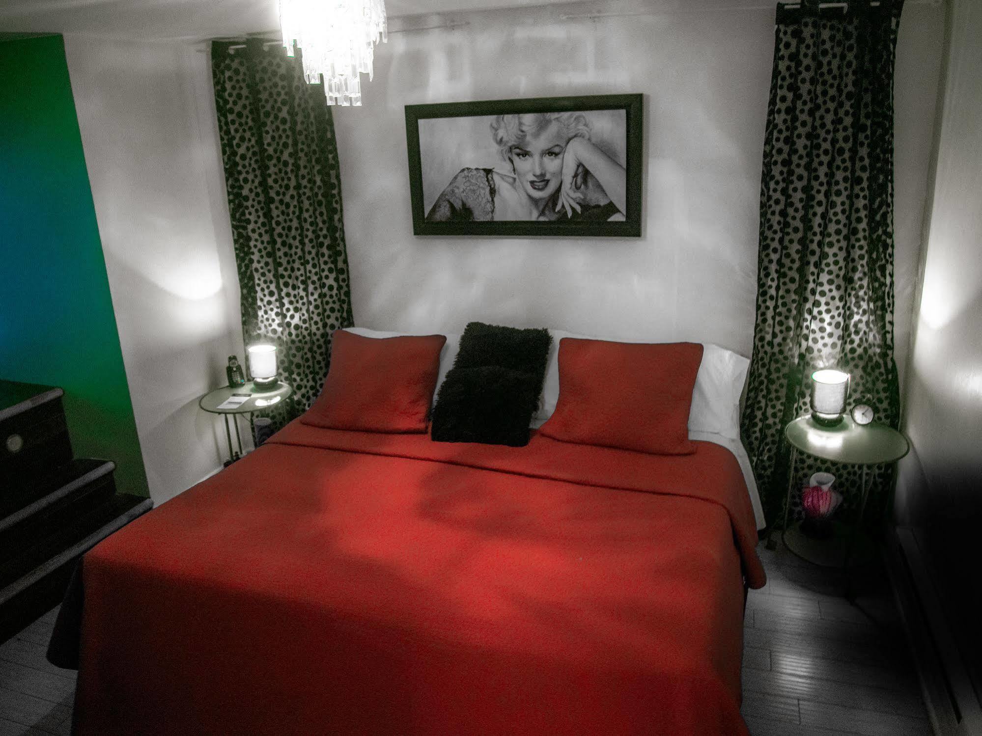 Celebrities Hotel Montréal Dış mekan fotoğraf